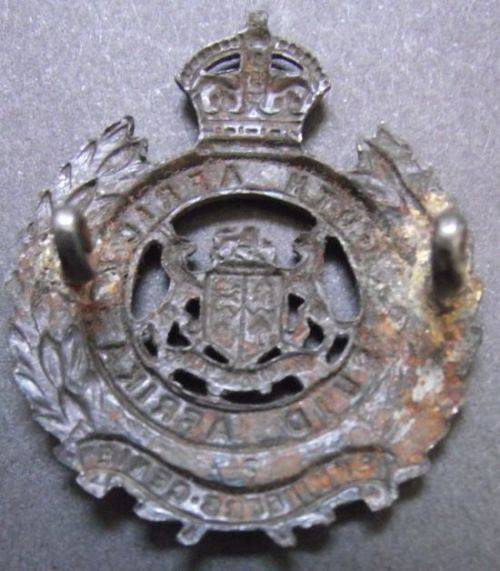 WORLD WAR 2 SAEC SOUTH AFRICAN ENGINEERING CORPS CAP BADGE