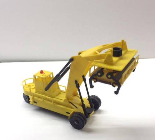 18022 Lima container crane - HO