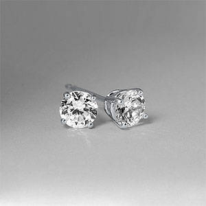 StunningDiamond Stud earings