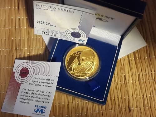 2008 ,  1 OZ 24 ct GOLD PROTEA SERIES.....GHANDI