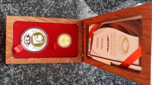 2006  SOCCER CITY LAUNCH SET. LOW MINTAGE OF 300 ONLY.  1/4 OZ 24CT R2 plus 1 OZ STERLING SILVER R2