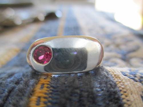 VINTAGE STERLING SILVER  RING WITH BEAUTIFUL GEM... PIGEON  BLOOD STONE...