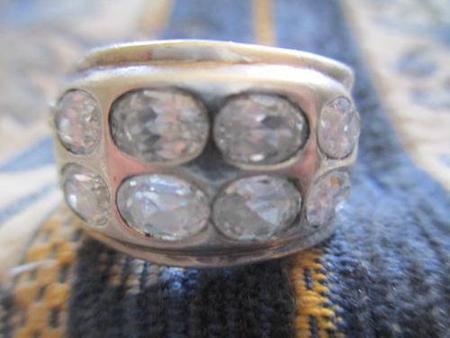 VINTAGE STERLING SILVER  RING WITH 10 BEAUTIFUL GEMS. 13.2 GRAMS