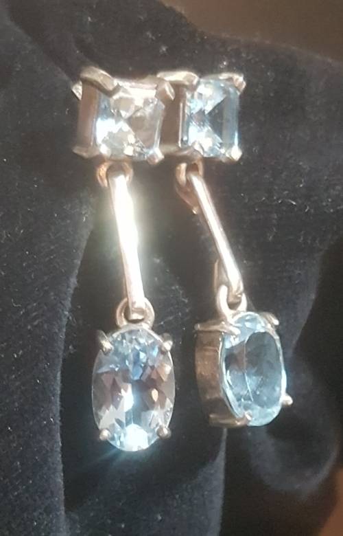 Stunning 4 ct Aqaumarine earings in 18 ct gold. NB read detailed description below