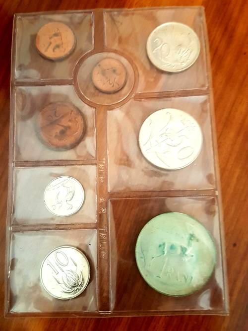 1971 Unc mint pack with silver R1