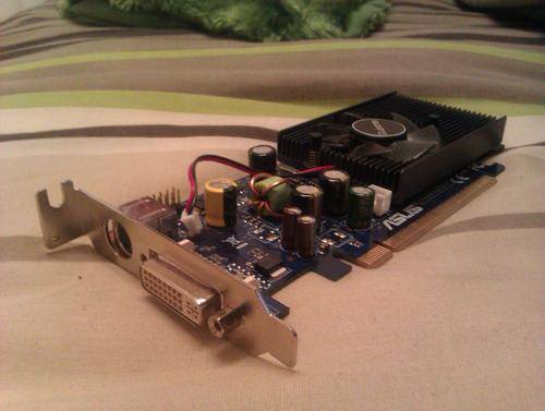 ASUS GeForce 7500LE 256MB DDR2 PCI Express (PCIe) DVI/VGA Video Card w/TV-Out