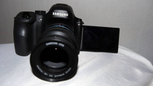 Samsung NX30 Camera.20 megapixal Photo and Full HD 1080p Video 24/25/50 Fps
