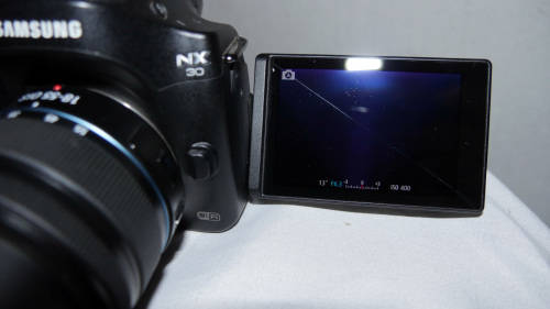 Samsung NX30 Camera.20 megapixal Photo and Full HD 1080p Video 24/25/50 Fps