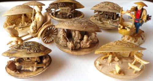 VINTAGE JAPANESE CELLULOID TYPE SHELL DIORAMA ORNAMENTS AND OTHER - POSTAGE R45