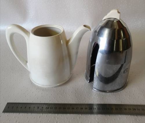 Striking porcelain teapot