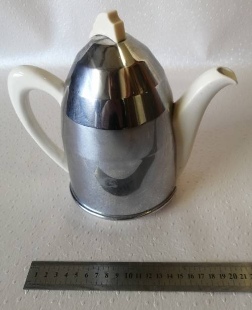 Striking porcelain teapot