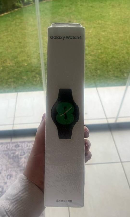 *BRAND NEW* Samsung Galaxy Watch 4 (Black, 40mm)