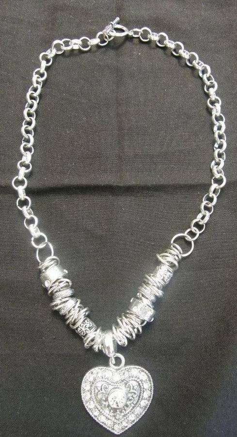 STUNNING COSTUME NECKLACE