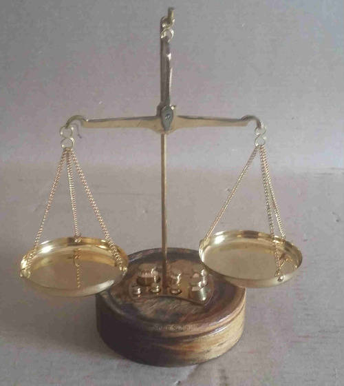 Balance scales. Brass                                            nb7