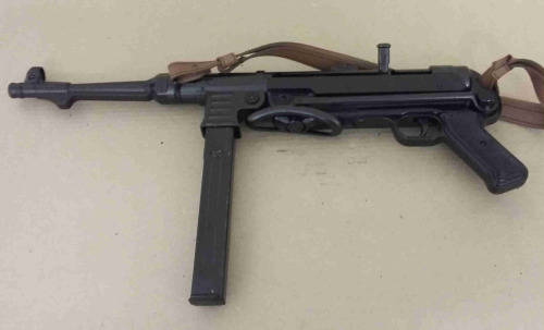 MP40 sub-machine gun, with leather belt. Non functional