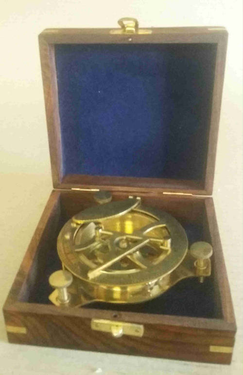 Sundial compass brass in solid rosewood and brass box