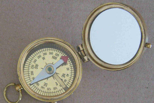Flat lid compass 4.5cm diameter solid brass                                         nb3
