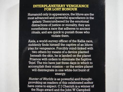 Hunter of the Worlds - Paperback - C.J Cherryn
