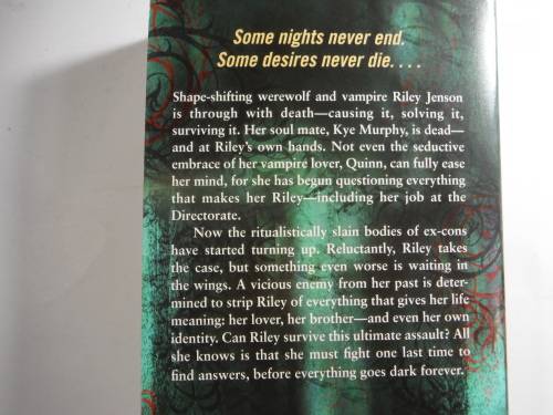 Moon Sworn- Keri Arthur ( A Riley Jenson Guardian Novel) (SOFTCOVER)