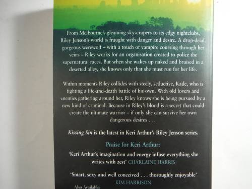 Kissing Sin- Keri Arthur (PAPERBACK)