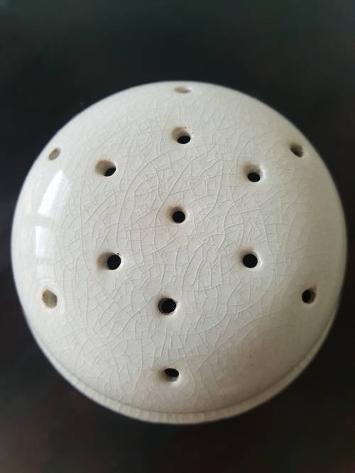LARGE 12 cm x 7.5 cm!!!! Cornish Kitchen Ware!! TG Green and Co ltd. Made in England Salt Shaker!!