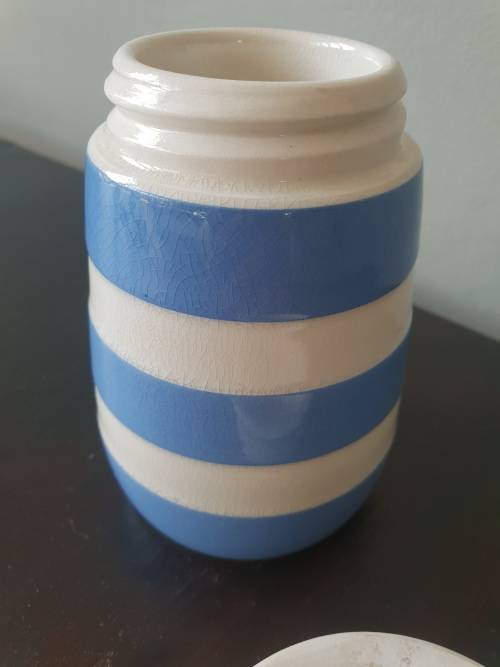 LARGE 12 cm x 7.5 cm!!!! Cornish Kitchen Ware!! TG Green and Co ltd. Made in England Salt Shaker!!