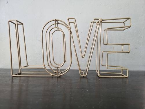 LOVE wire Art