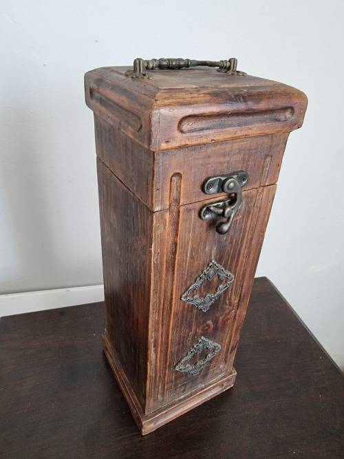 Beautiful Wood Gift Box for Wine.
