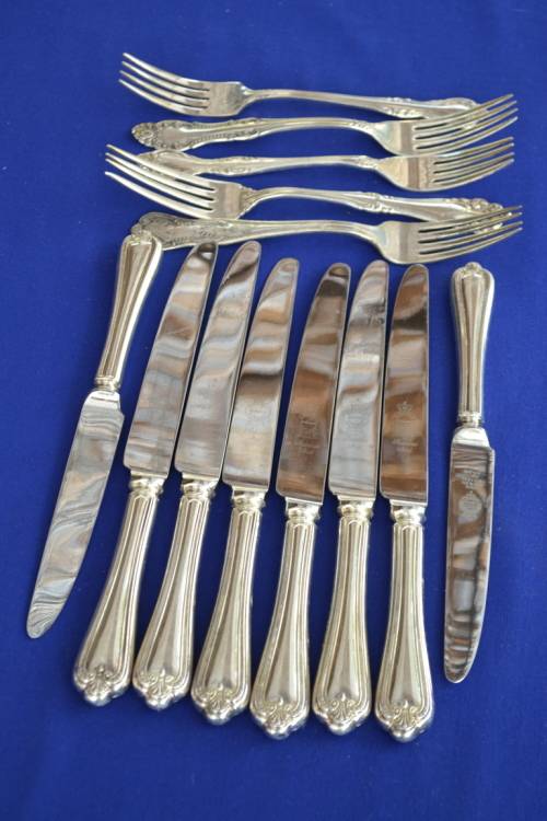Vintage Cutlery Sheffield Knives and Mixed Forks