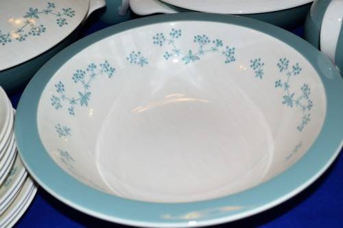 REDUCED-Royal Doulton Dinner Service "April Showers"D6435 - 73 Pieces