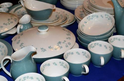REDUCED-Royal Doulton Dinner Service "April Showers"D6435 - 73 Pieces