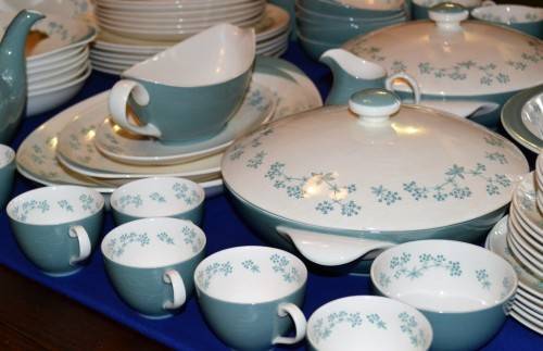 REDUCED-Royal Doulton Dinner Service "April Showers"D6435 - 73 Pieces