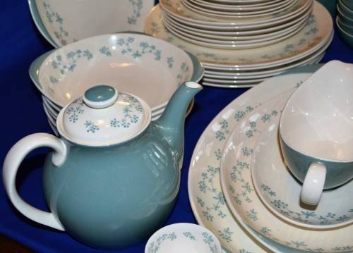 REDUCED-Royal Doulton Dinner Service "April Showers"D6435 - 73 Pieces