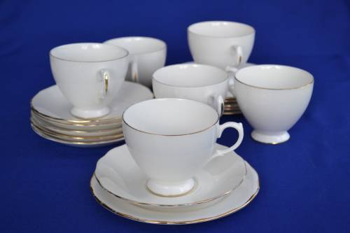 Queen Anne Tea Set - Six Trios