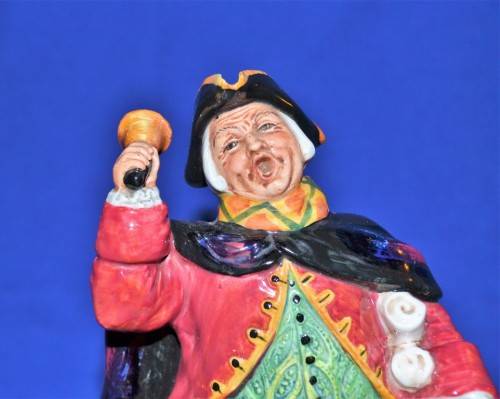 Royal Doulton Figure "Town Crier" HN2119