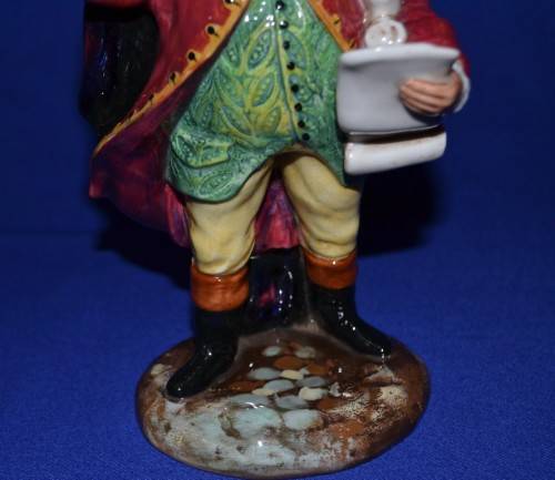 Royal Doulton Figure "Town Crier" HN2119