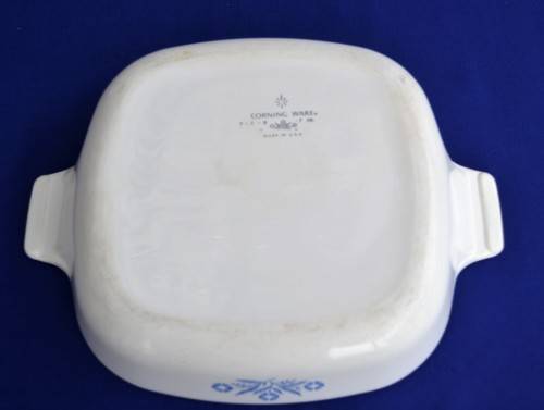 Corning Ware Oven Proof dish with lid