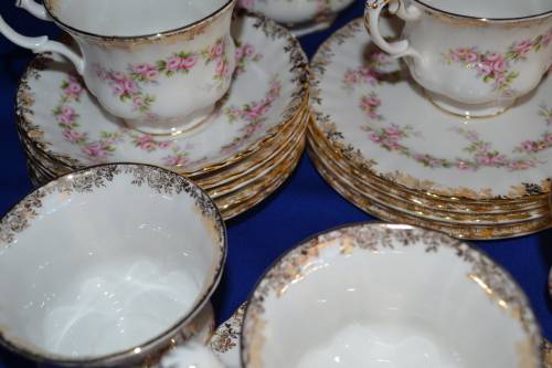 Royal Albert Dimity Rose 21pc Tea Set