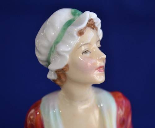 Royal Doulton Figurine "Gwynneth" HN1980