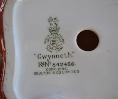 Royal Doulton Figurine "Gwynneth" HN1980