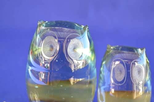 Ngwenya Glass Set of Three Graduated Owls Plus Two Small Glass ornaments
