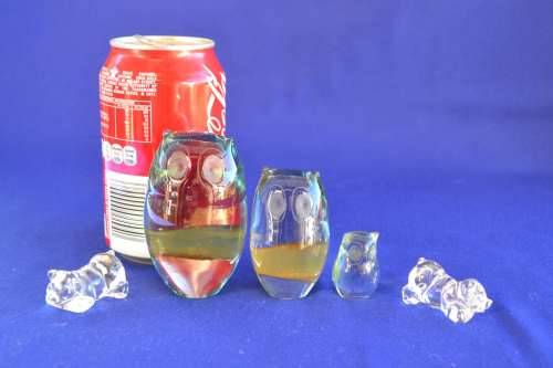 Ngwenya Glass Set of Three Graduated Owls Plus Two Small Glass ornaments