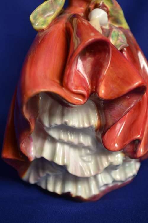 Royal Doulton Figurine `Top O` the Hill` HN1834