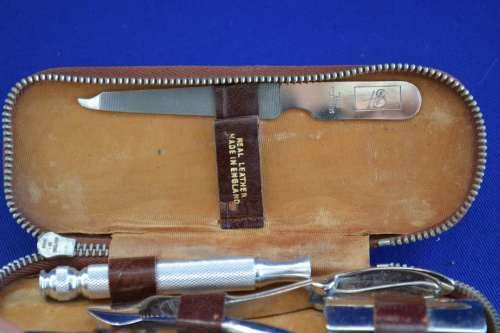 Vintage Leather Gentlemans Travel Vanity Kit