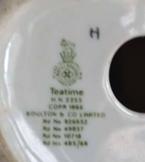 Royal Doulton Figurine `Teatime` HN2255