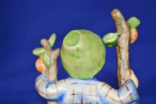 Hummel Figurine - Apple Tree Boy #142 - TMK6