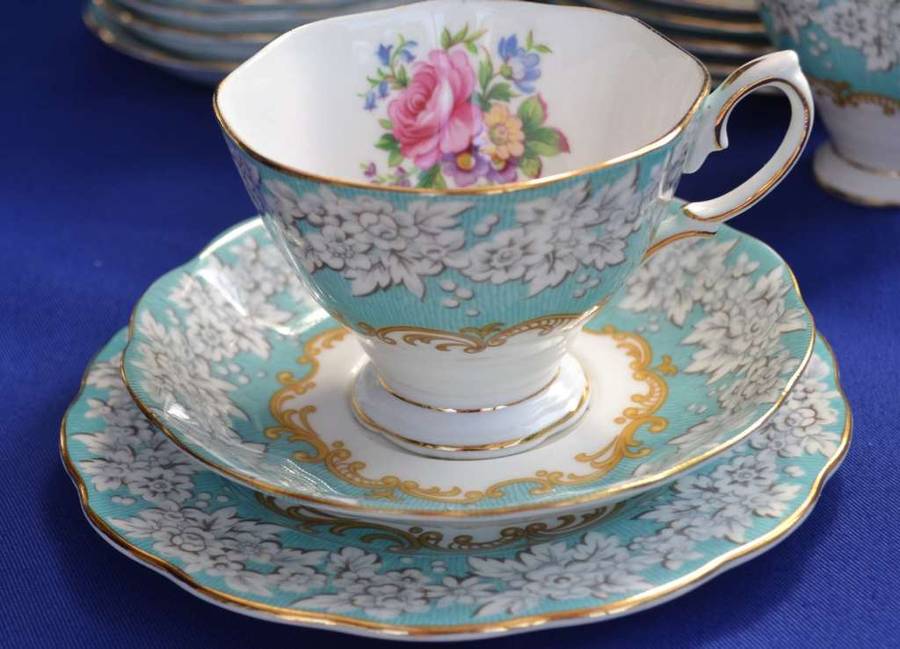 URGENT LATE ENTRY * Royal Albert ENCHENTMENT Tea Set - 22 Pieces