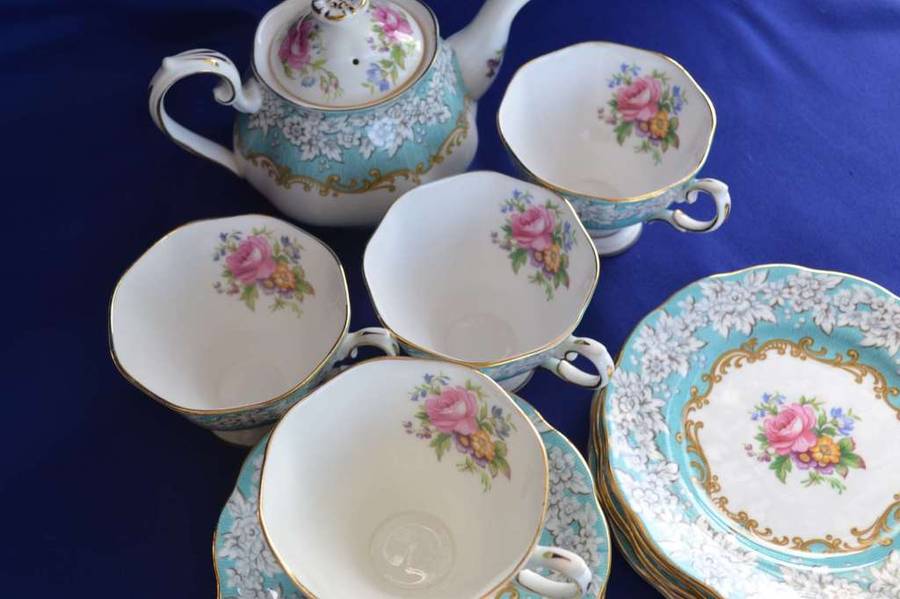 URGENT LATE ENTRY * Royal Albert ENCHENTMENT Tea Set - 22 Pieces