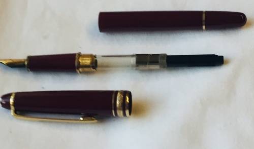VINTAGE MONT BLANC MEISTERSTUCK BORDEAUX (BURGUNDY) FOUNTAIN PEN - 14K GOLD NIB! IN BOX
