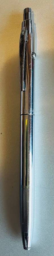 VINTAGE FISHER SPACE PEN WITH REAR RELEASE AND SIDE RETRACTION BUTTON